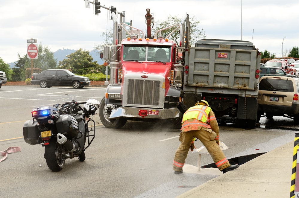Read more about the article Understanding Your Rights After A Trucking Incident