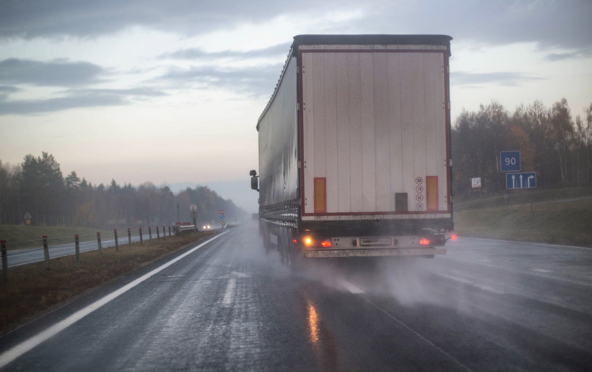 Read more about the article Legal Complexities Of A Truck Accident Claim